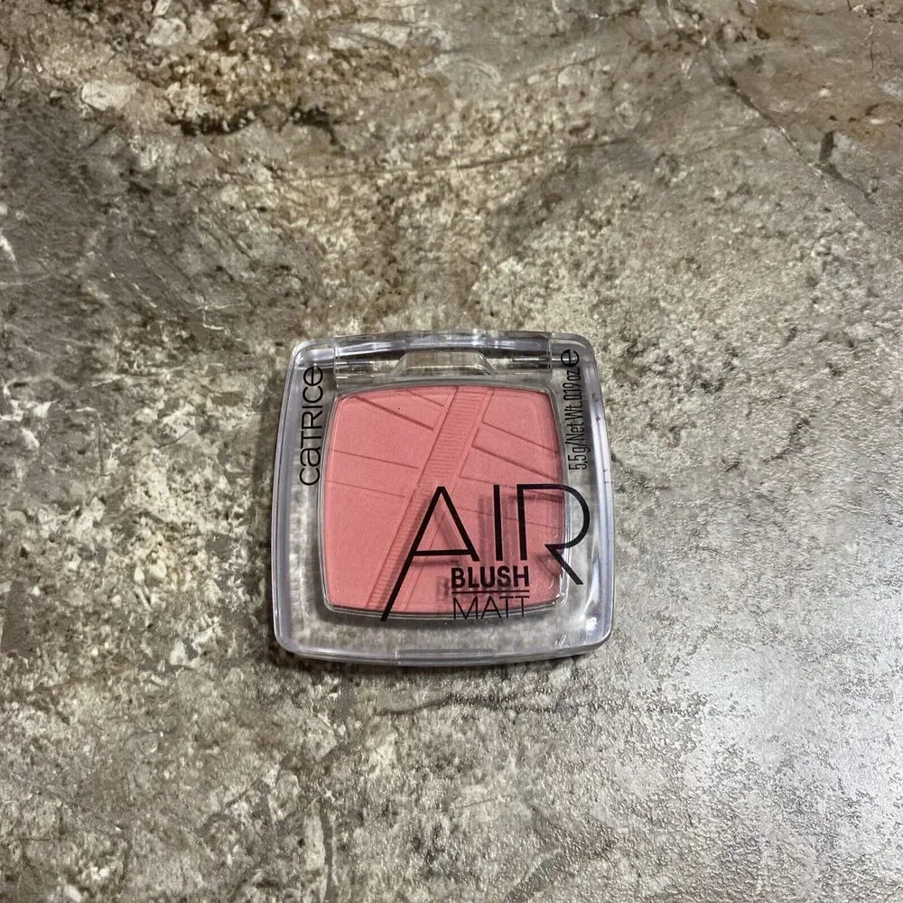 Catrice | AirBlush Matte |‎ Blush 120 Berry Breeze…..NEW